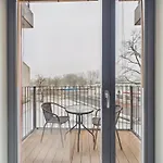 Sprzeczna Light & Space By Solarento Apartman *