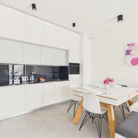 Sprzeczna Light & Space By Solarento Apartman